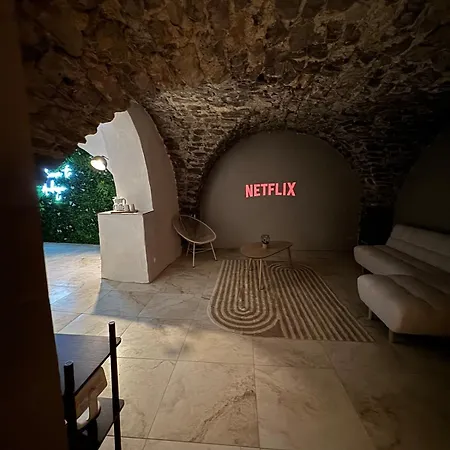 L'ecrin Cache Avec Billard Et Baignoire Ilot Anduze