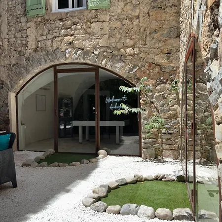 L'ecrin Cache Avec Billard Et Baignoire Ilot